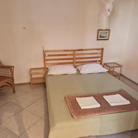 Apartments Bassi Stara Baska Bagian luar foto