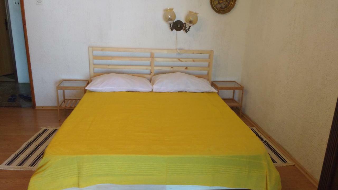 Apartments Bassi Stara Baska Bagian luar foto