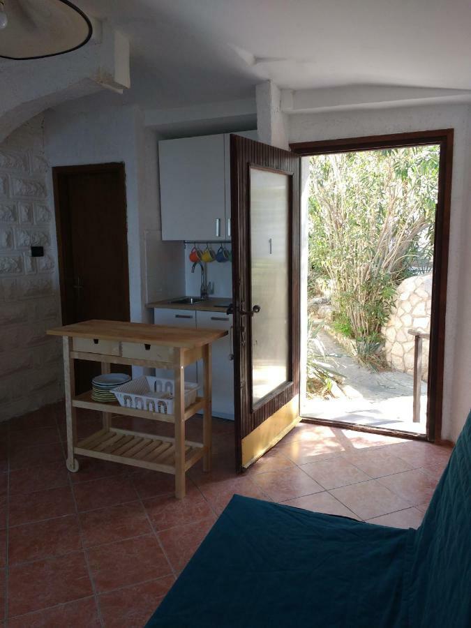 Apartments Bassi Stara Baska Bagian luar foto